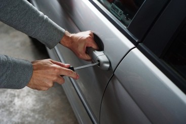 autodiefstal dief gestolen auto
